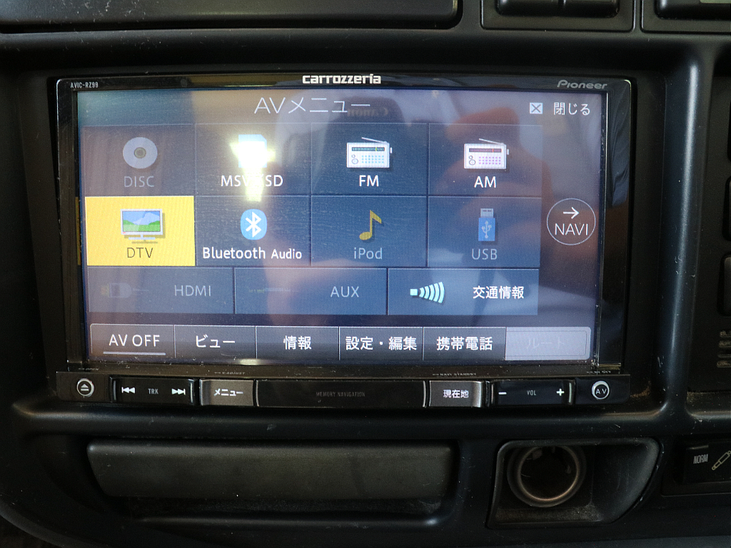 地デジ対応ナビ、Bluetoothも対応しております。