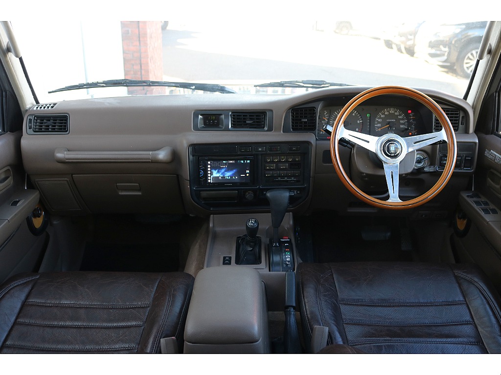 トヨタ ランドクルーザー80(2枚目)