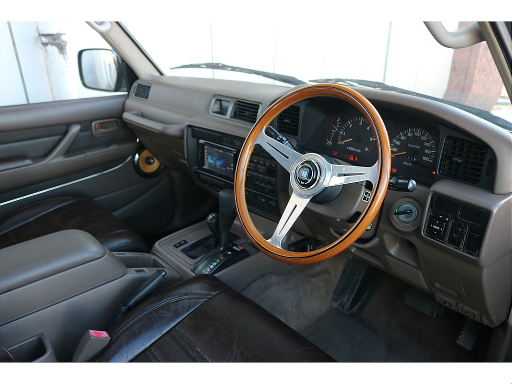 トヨタ ランドクルーザー80(3枚目)