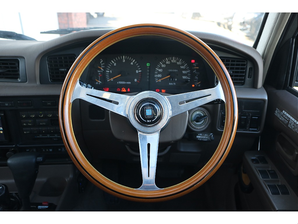 トヨタ ランドクルーザー80(5枚目)