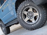 クロカンらしい4x4エンジニアリングBRADLEY Vを装備！