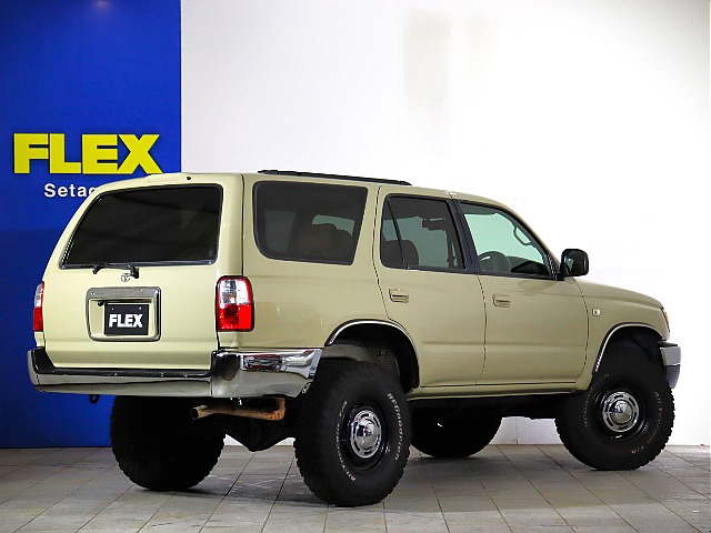 USトヨタ純正メッキアーチモールを装備！