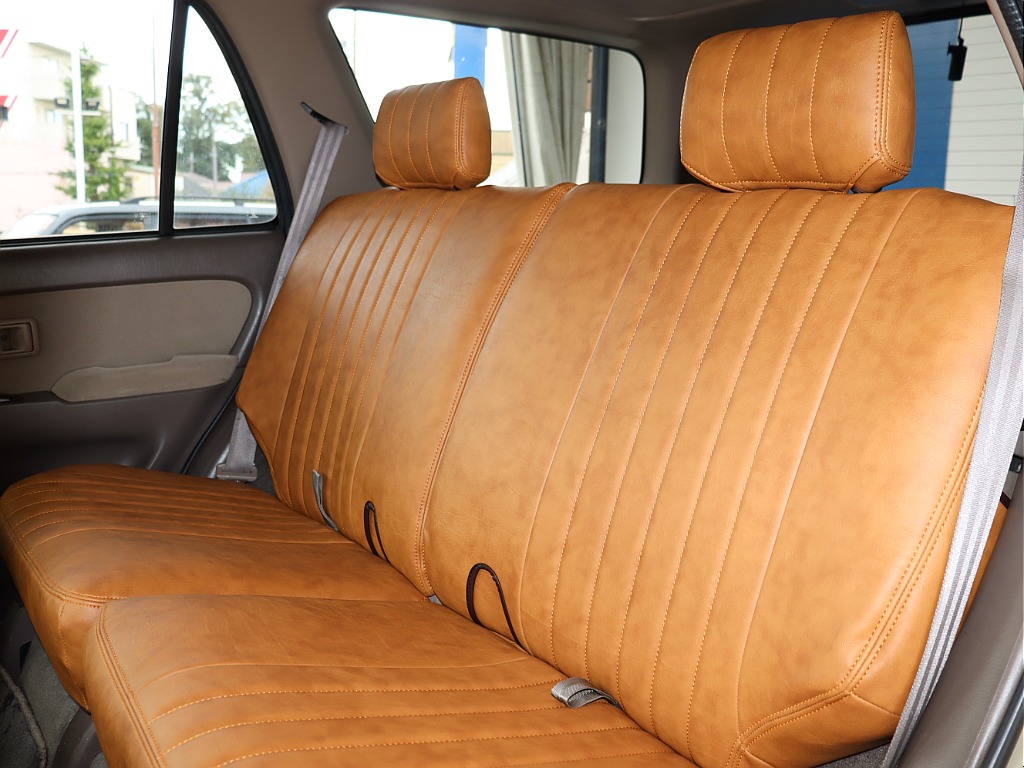 ２列目シートにもシートカバー装備！たくさん遊んで汚れてもお手入れは楽々♪