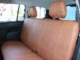 セカンドシートも同様にシートカバーを装備しております！