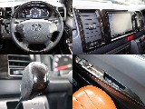 ハイエースの特別仕様であるダークプライムⅡ限定の内装となっております！非常に高級感があります！