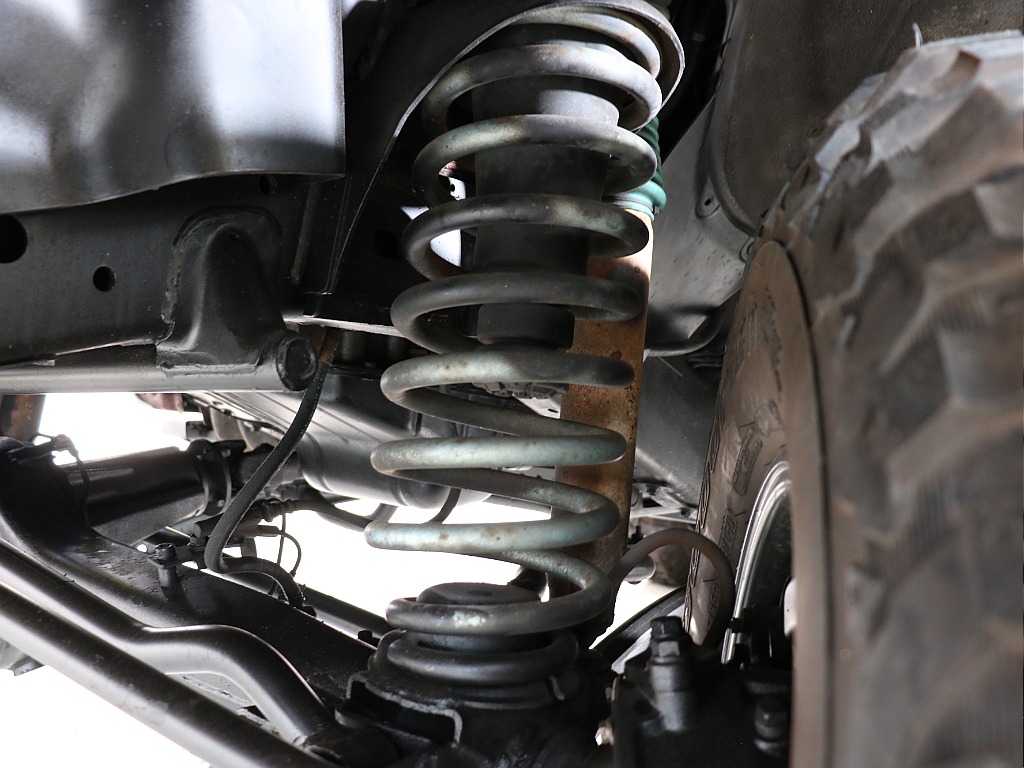 足回りもご覧の通り！新品パーツの取付もご相談ください♪