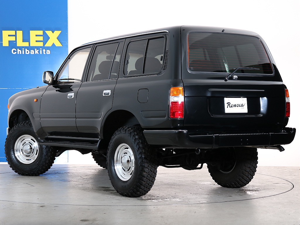 ブラックペイント！ナローボディー化！クラシカルなエクステリアが特徴ですね！