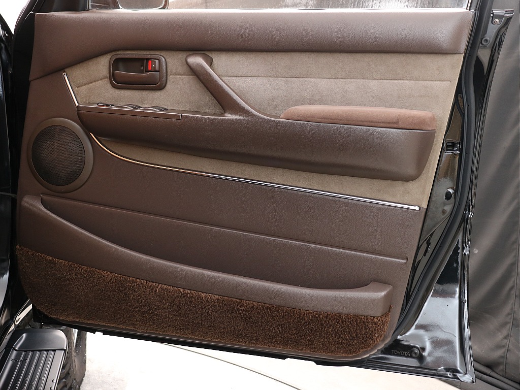 運転席ドアトリム！