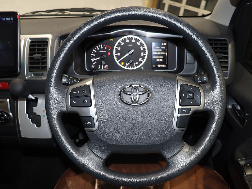 トヨタ ハイエースバン(26枚目)