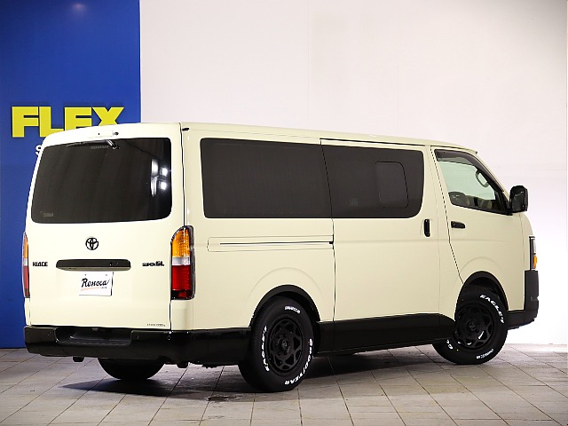 車体カラーとクラシックテールランプが非常にマッチしております♪