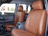 運転席周りも非常にレトロな感じに仕上がっております♪