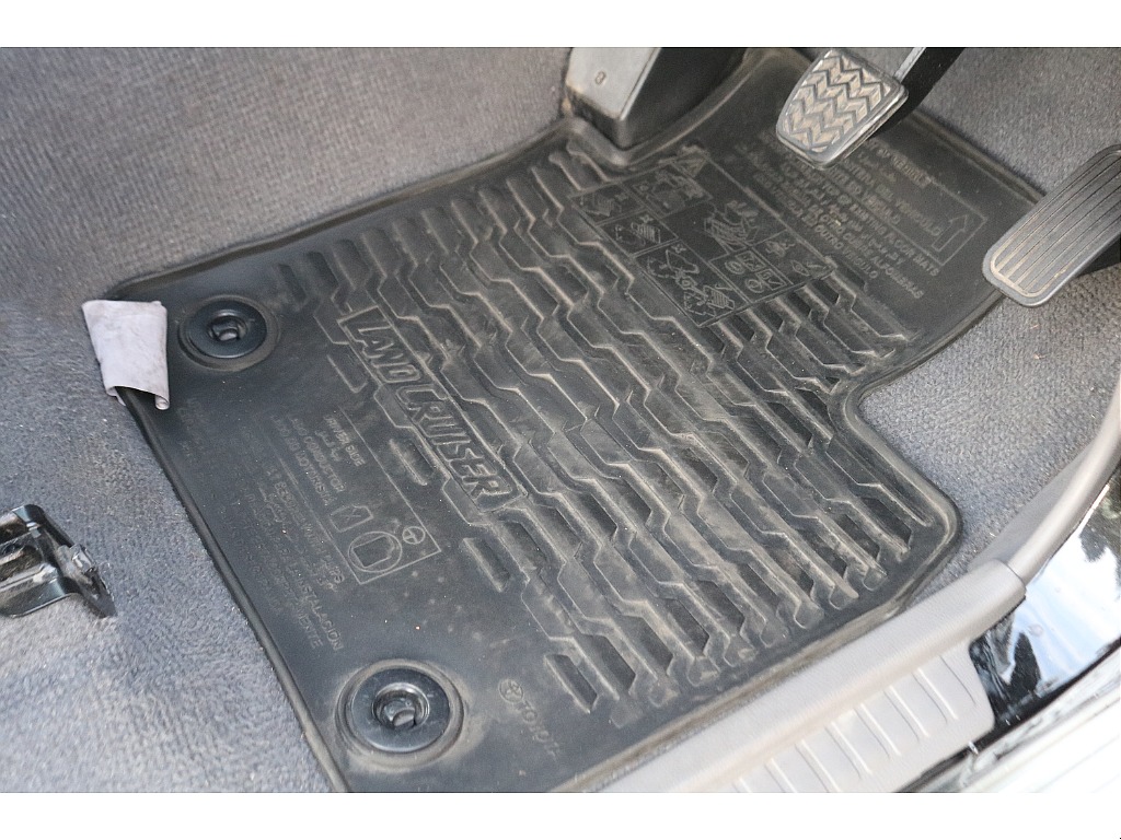 純正ラバーフロアマット！