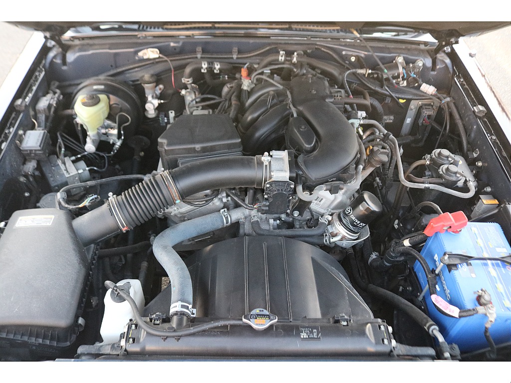 エンジンは４０００ｃｃガソリンエンジン！１５０プラドやＦＪにも搭載されている信頼性の高いエンジンです！