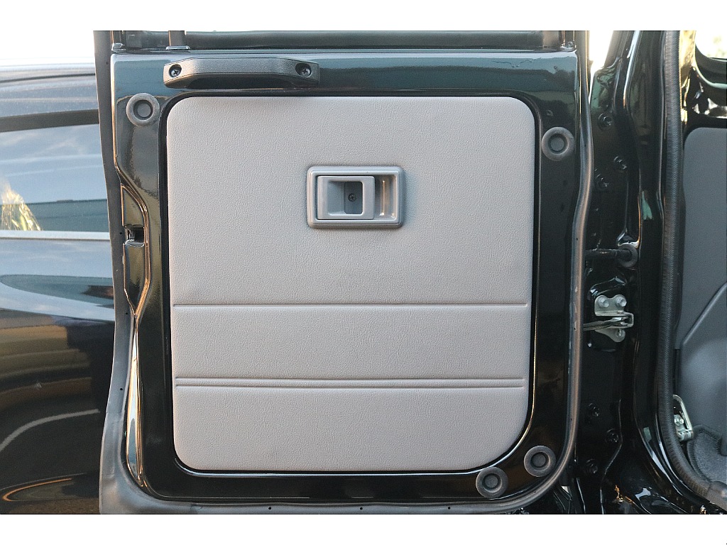 観音ゲートも特徴的なお車ですよね♪