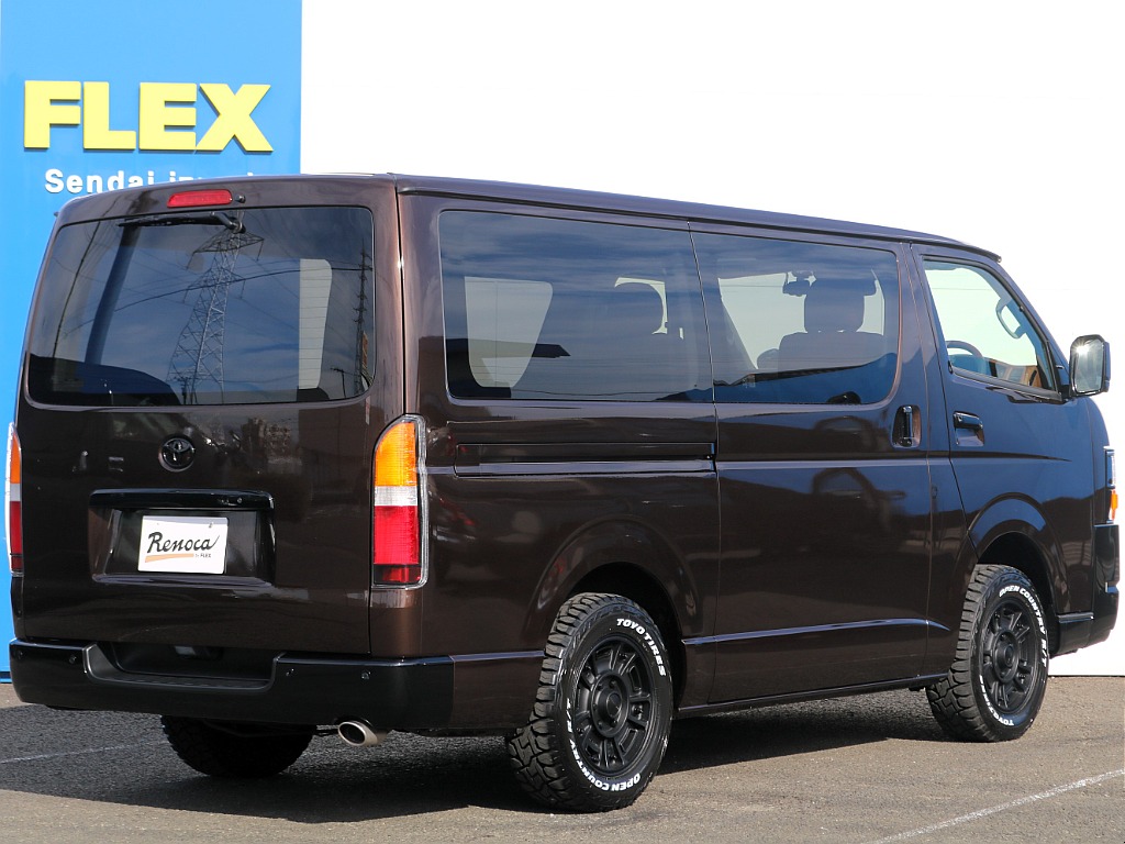 ランドクルーザーやハイエースなどを常時40台以上展示！お客様のニーズにあった最適なお車をご提案させていただきます。ご来店の際はお気軽にお問合わせください！