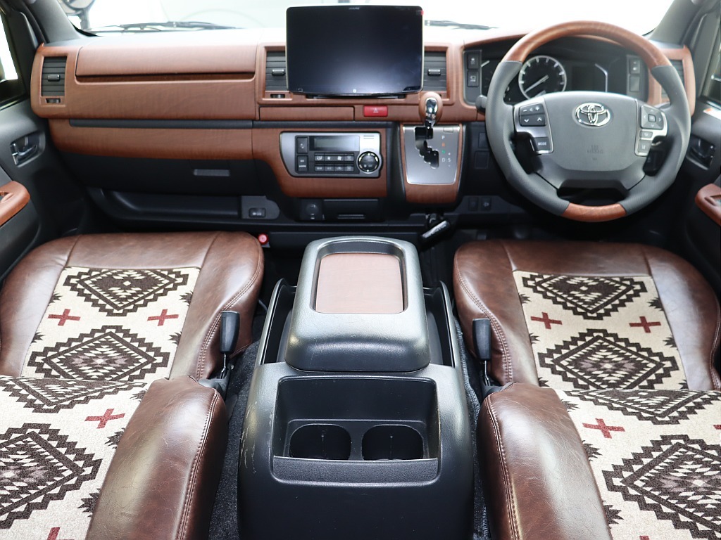 ＦＬＥＸグループは「すべての人に愛車を」をコンセプトに車種別に全国展開中！愛車と一緒に、ライフスタイルを充実させてもらいたいという思いで、ランクル仙台泉店では皆様のご要望になんでもお応えします♪