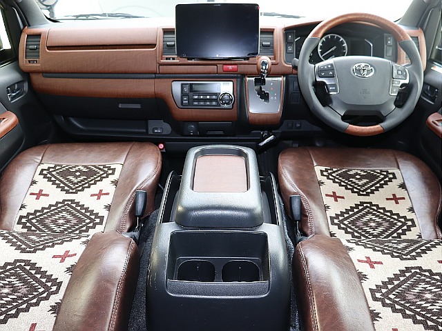 ＦＬＥＸグループは「すべての人に愛車を」をコンセプトに車種別に全国展開中！愛車と一緒に、ライフスタイルを充実させてもらいたいという思いで、ランクル仙台泉店では皆様のご要望になんでもお応えします♪