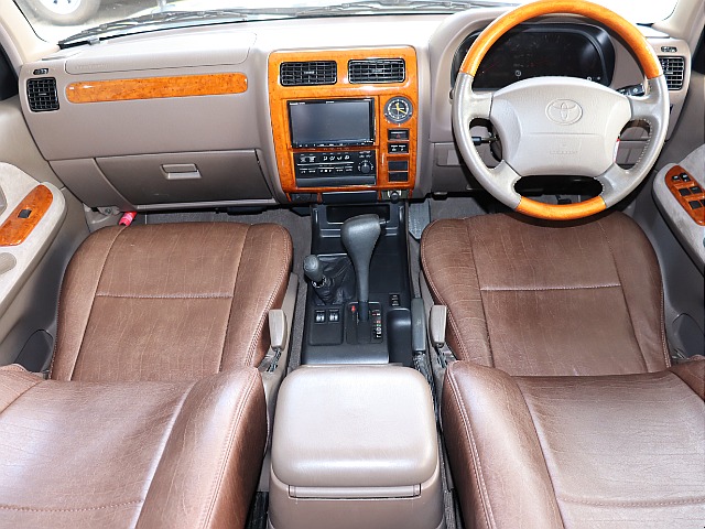 FLEXオリジナルシートカバー「クラシック」のブラウンを装備！