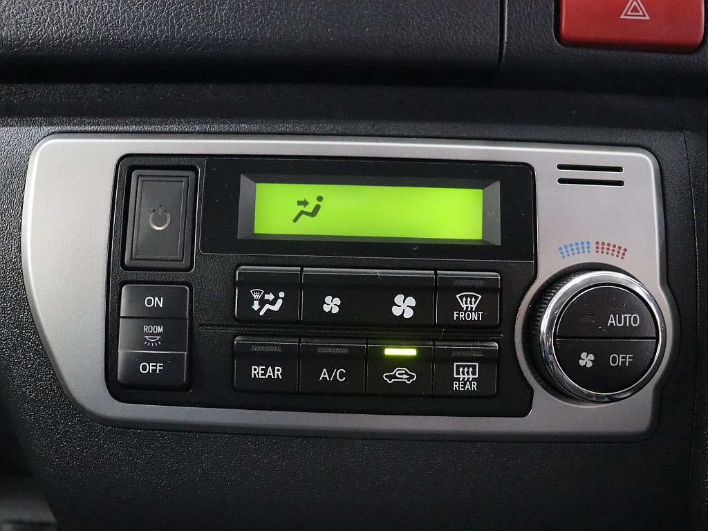 トヨタ ハイエース(27枚目)