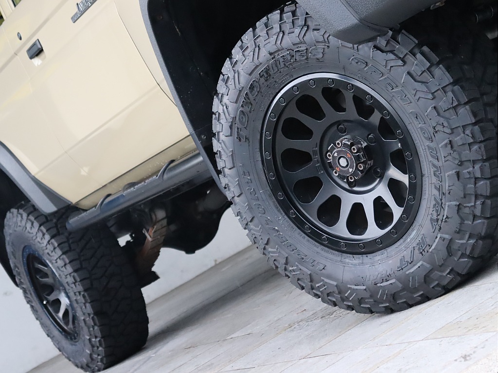 FUEL OFF-ROADホイールを装着！再販７０との相性抜群のホイールですね！
