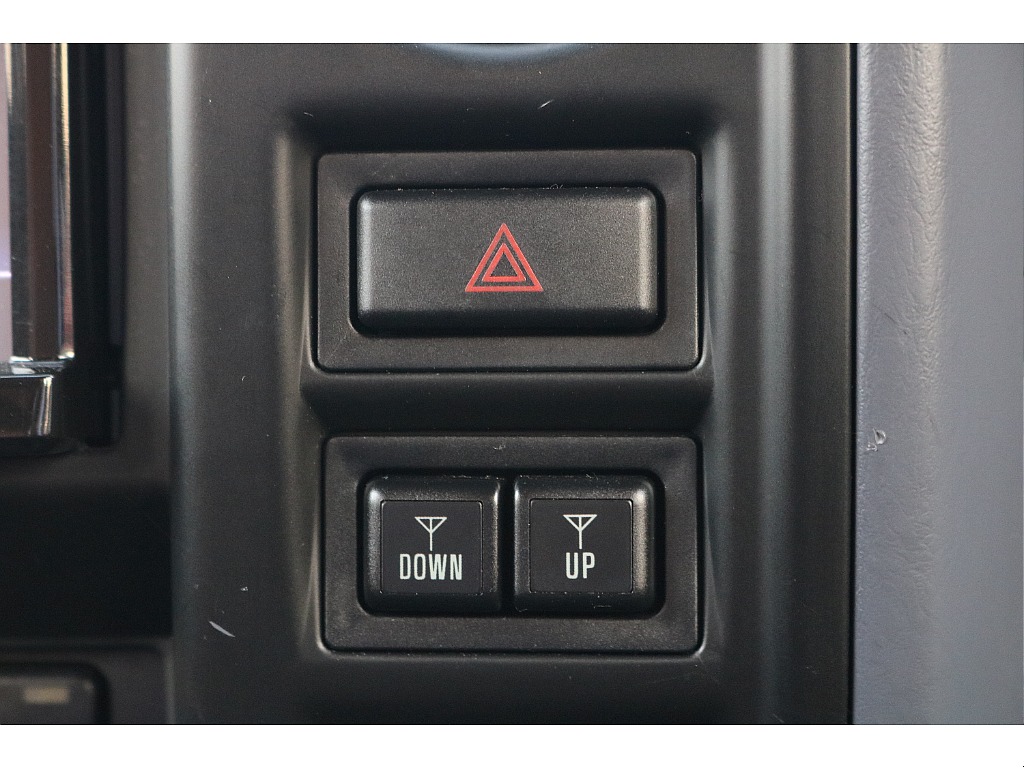 ハザードランプ・アンテナスイッチ！