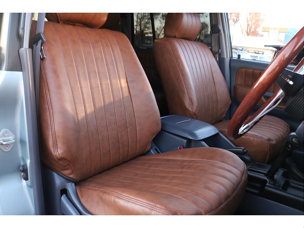 【新品】ブラウンシートカバー装着済み！レトロクラシックな雰囲気が最高です！