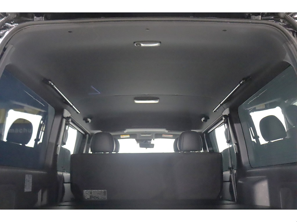 天井の状態は良好です！嬉しいサイドバーも装着済みです♪