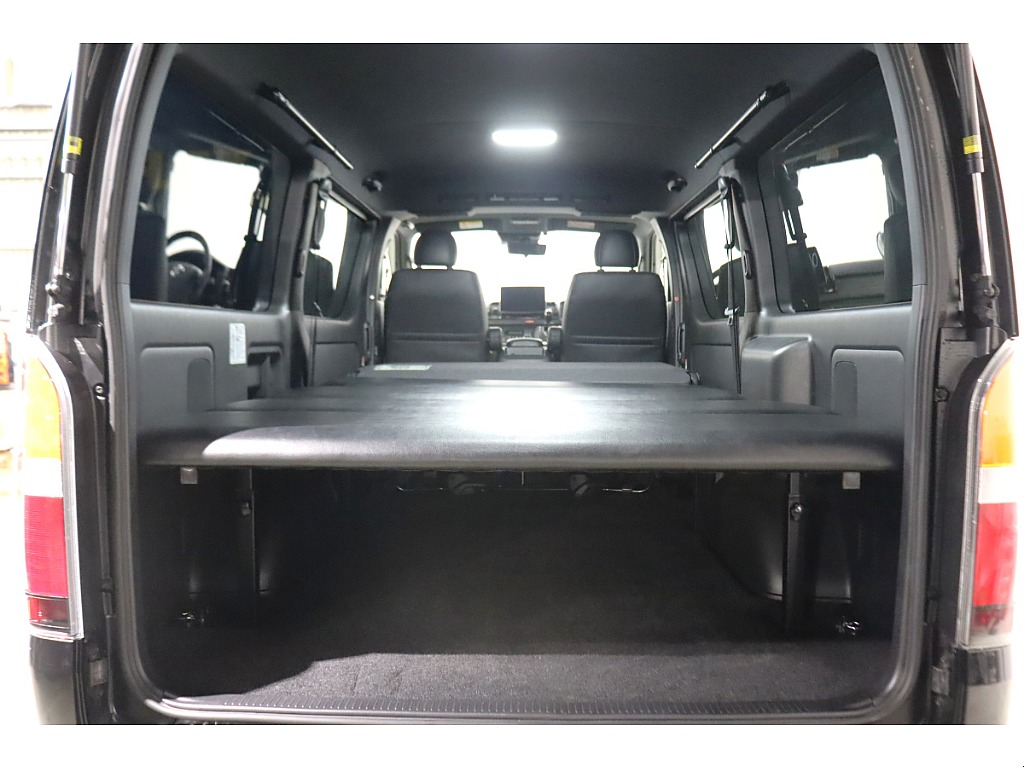 荷室にはベットキットを装着済みです♪