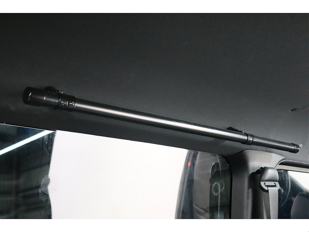 すっきり納まるサイドバーが装着済み♪