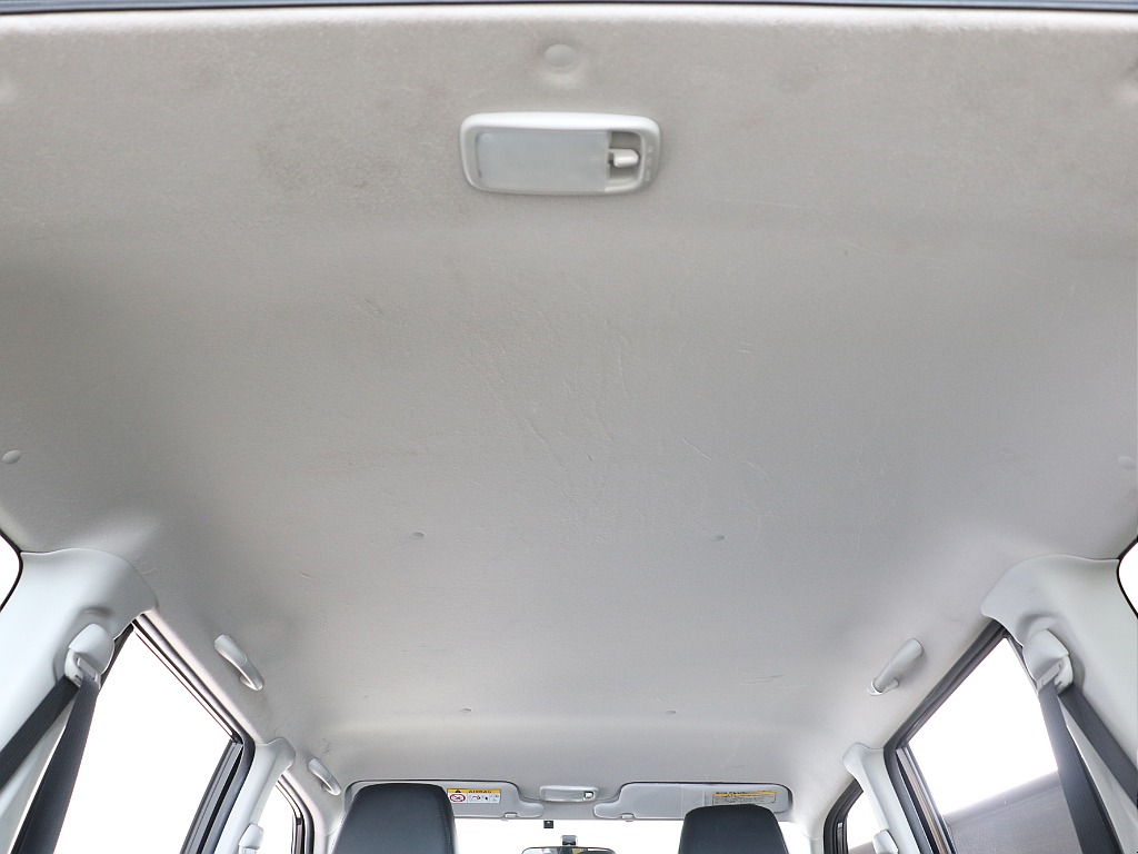 前後ルームランプ装備！LEDルームランプに変更も可能になります。