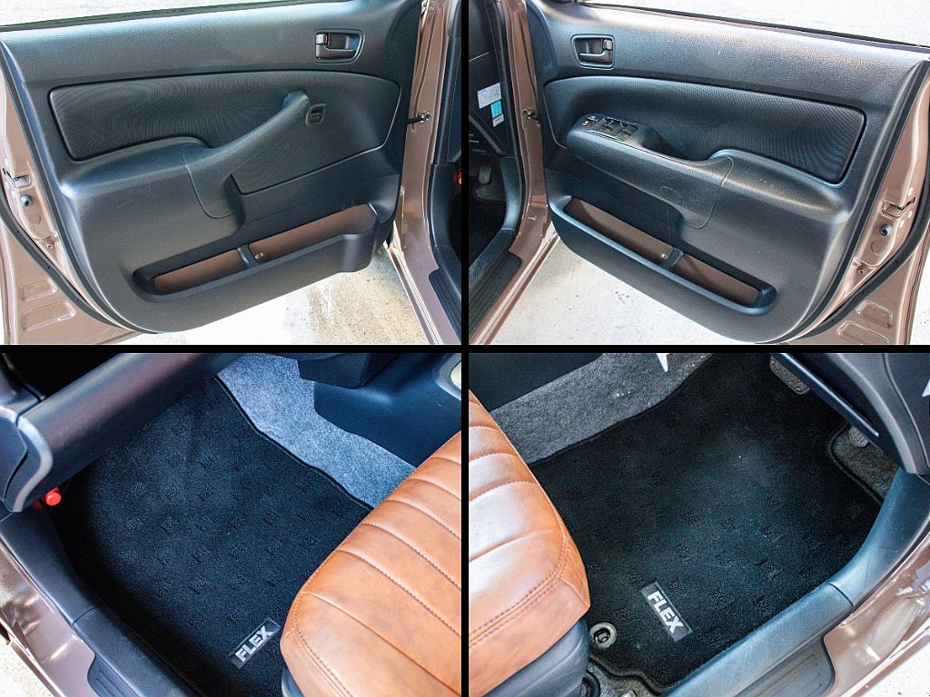 オリジナルのフロアマット装備してます！