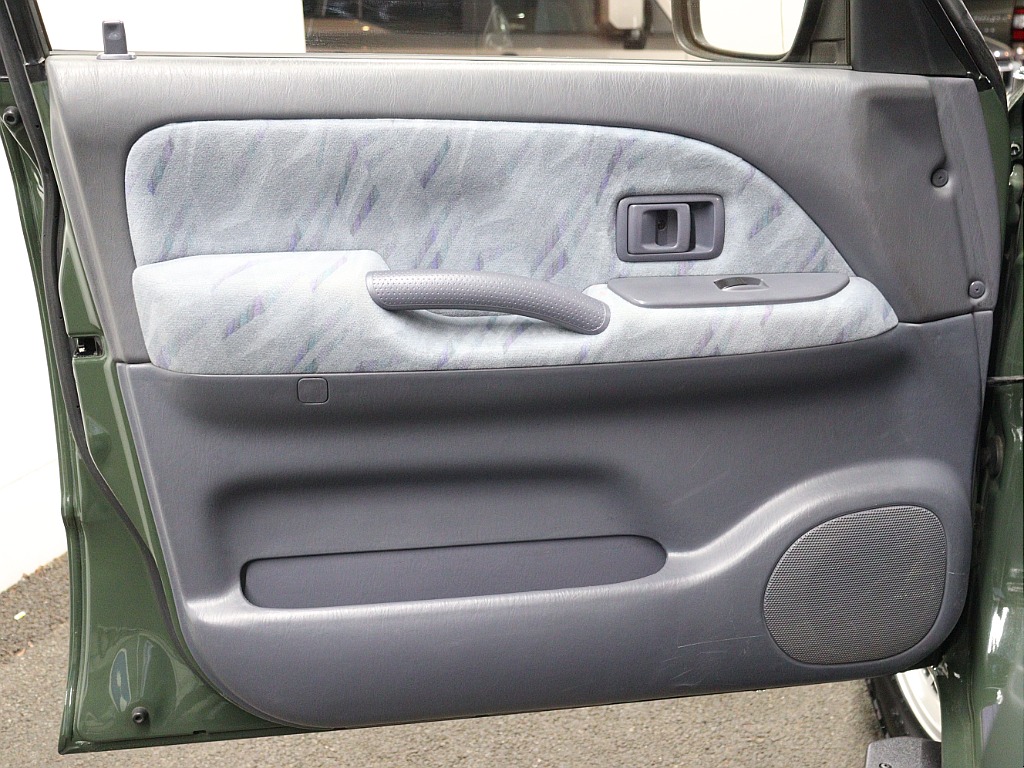 内張は剥がれなど見受けられません！