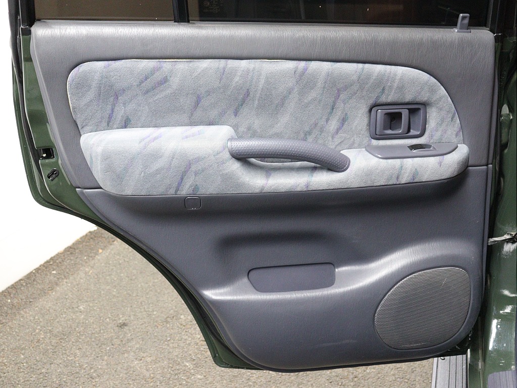 内張は剥がれなど見受けられません！