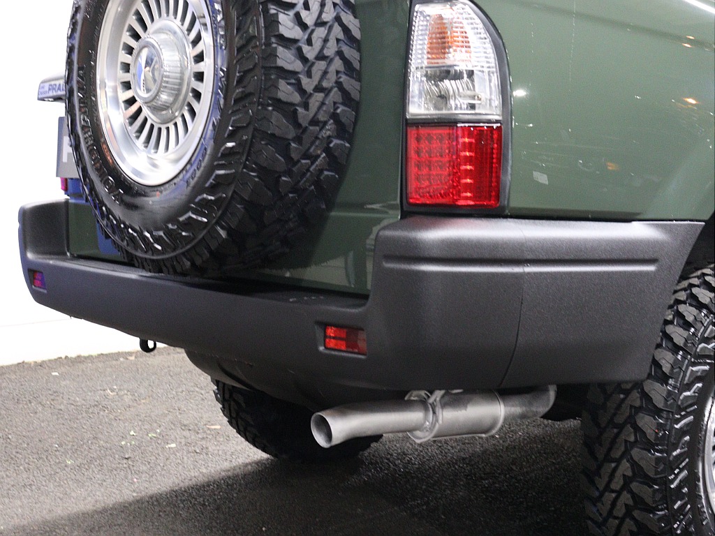 リアバンパー！ラプターライナー塗装を施工することで傷に強くなっております！