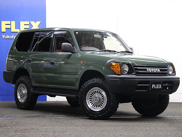 ボディのグリーンカラーとオレンジレンズの組み合わせが素敵です♪