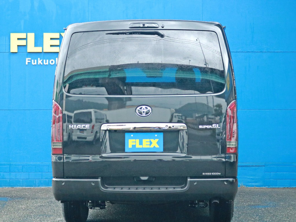 ハイエースをお探しなら専門店のFLEXハイエース福岡店まで！　福岡店の展示車両は勿論、全国のFLEXが保有する車両の中から貴方にぴったりの一台をお探し致します！