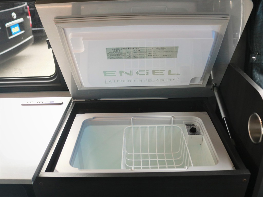 ENGEL冷蔵を完備！　容量はたっぷりの４０リットルです！