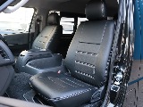 FLEXオリジナルレザー調シートカバーを装着！　車内の高級感を演出すると共に、純正シートの保護効果も期待出来ます -