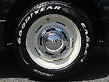足回りにはレトロでクラシカルなデザインを残した、ディーン　クロスカントリー16インチタイヤを装着！タイヤはナスカーホワイトレタータイヤを合わせました！