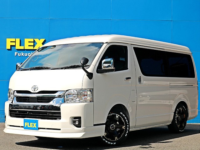 ☆7型新車☆　最新型ワゴンGL10人乗り標準シート配列が福岡店に入庫しました！　乗り降り楽々なので旅行や送迎にぴったりです！　人気車両につきご来店お問い合わせはお早めに！
