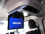 ＡＬＰＩＮＥ　１０型後席モニターで、後席ゲストも退屈させません♪