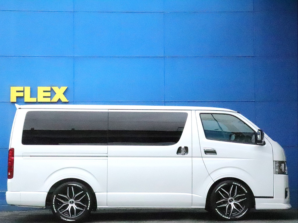 トヨタ ハイエースバン(4枚目)