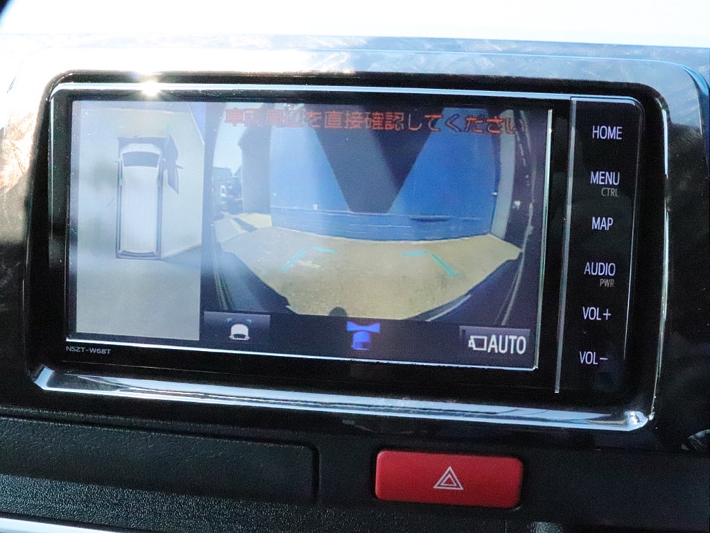 バックカメラ、パノラミックビューモニターで駐車時も安心です