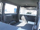 後部にはベッドキット設置等のカスタムも大人気です
