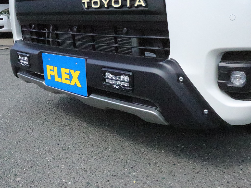 TRDバンパーガードを合わせる事によりフェイスが引き締まって見えます！
