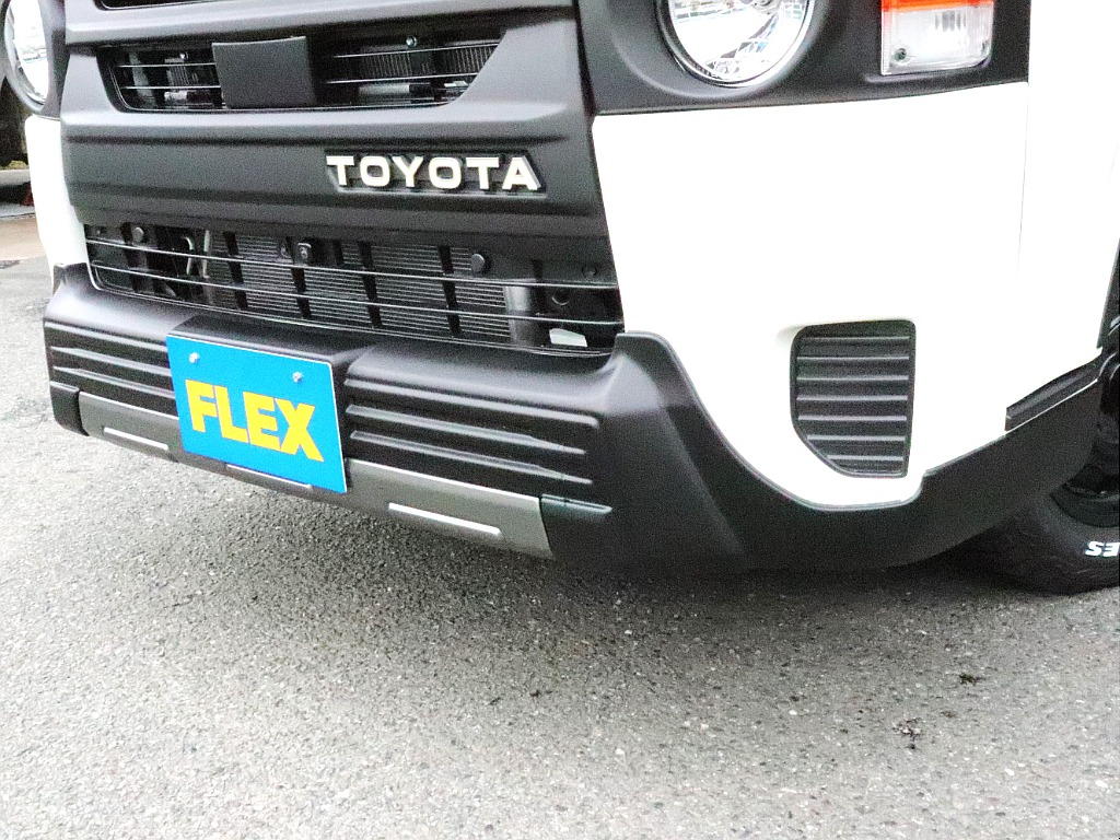 トヨタ ハイエースバン(3枚目)