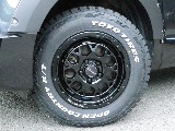 足回りには、デイトナM９ １６インチAWを装着しTOYOオープンカントリータイヤをインストール！