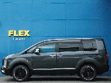 ルーフビームガーニッシュや、運転席／助手席シートヒーター＆ステアリングヒータ等嬉しい装備！