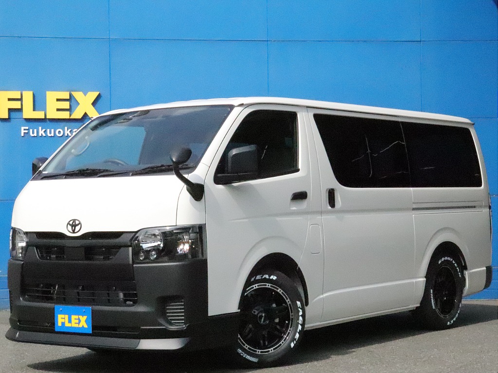 【新車】ハイエースバン　DX　ブラックパッケージ　ブラックPKG！リヤクーラー・リヤヒーター完備！全面フローリング施工済みブラックエディション