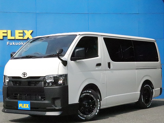 【新車】ハイエースバン　DX　ブラックパッケージ　ブラックPKG！リヤクーラー・リヤヒーター完備！全面フローリング施工済みブラックエディション